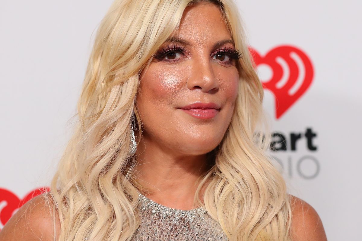 Tori Spelling nie pokazuje zębów