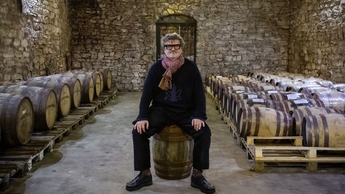 Browar Tenczynek w Tenczynku04.12.2023 Tenczynek . Browar Tenczynek . Wlasciciel browaru Janusz Palikot .Fot. Konrad Kozlowski / Agencja Wyborcza.plFot. Konrad Kozlowski / Agencja Wyborcza.plzaklad, firma, produkcja, alkohol, marka, piwo, warzenie, mezczyzni, portrety