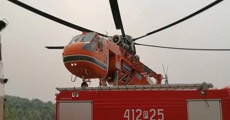 Pożary w Grecji. Dolnośląscy strażacy bohaterami. Pomagają w ewakuacji wioski