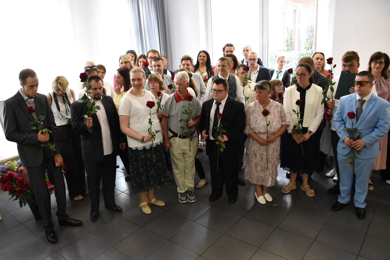 Wystawa prac uczestników Warsztatu Terapii Zajęciowej w Chojnicach. Tworzą istne cudeńka