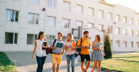 Studia magisterskie w Wyższej Szkole Kształcenia Zawodowego — postaw na wykształcenie, które otworzy Ci drzwi do lepszej kariery