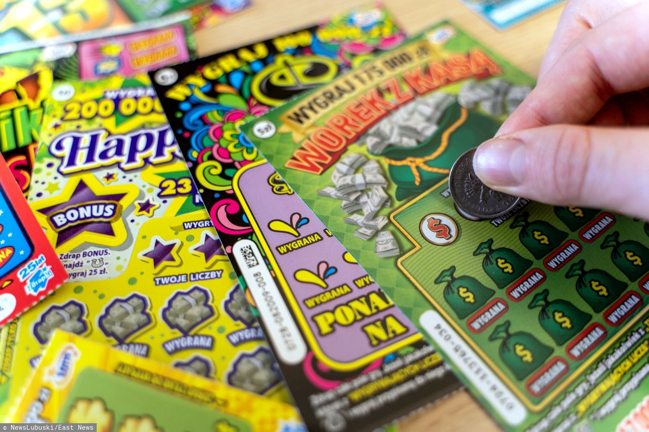 "Wydrapał" w zdrapce 410 tys. zł. Oto gdzie kupił szczęśliwy los