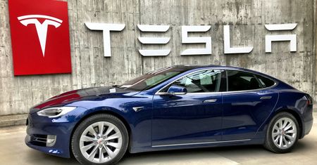 Tesla hamuje w Indiach. Po słabym debiucie firma zmienia strategię i stawia na odbudowę zaufania klientów