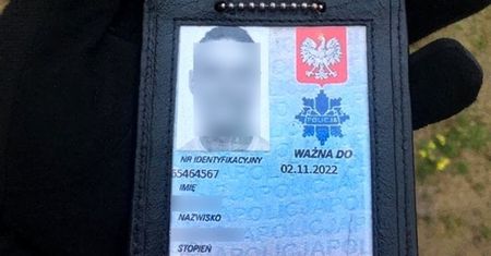 Znęcał się nad żoną. 41-latek latami udawał przed nią policjanta