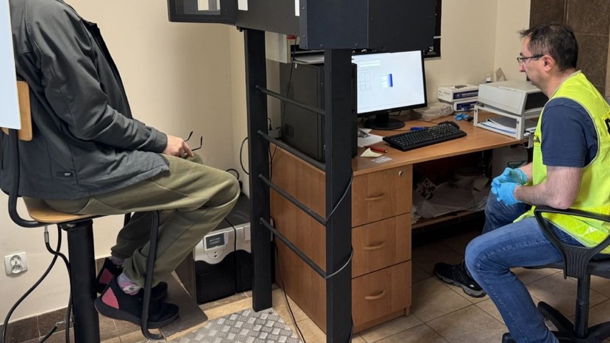 50-latka odpowie za atak na ratowników medycznych.