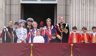 Tłum wiwatował. Rodzina królewska na balkonie Pałacu Buckingham