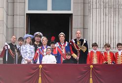 Tłum wiwatował. Rodzina królewska na balkonie Pałacu Buckingham