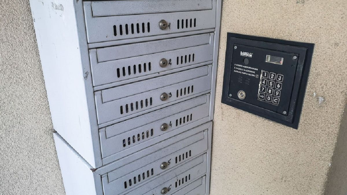 Listonosze muszą dostarczyć kilkadziesiąt milionów pakietów wyborczych w zaledwie 6 dni