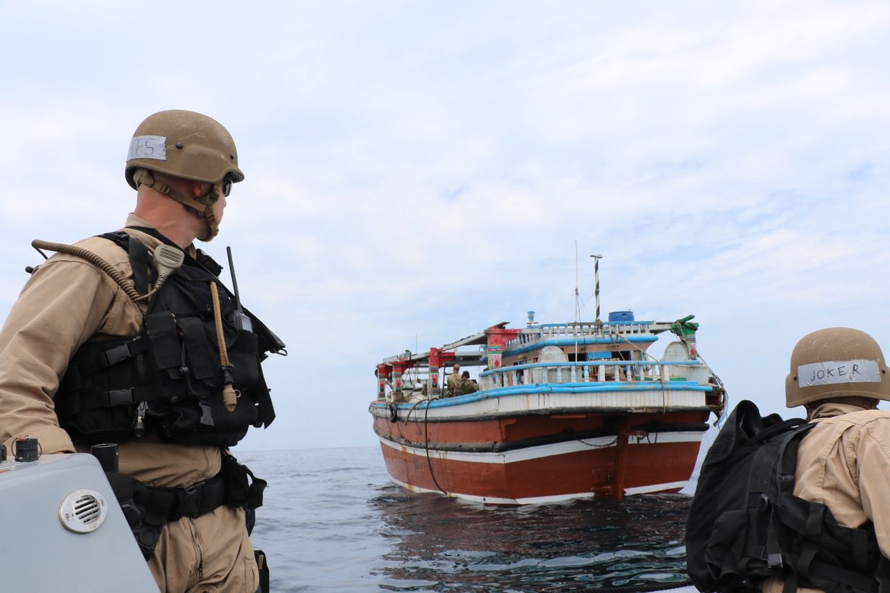 Marynarka Wojenna USA zatrzymała łódź rybacką. Na pokładzie krył się nielegalny ładunek