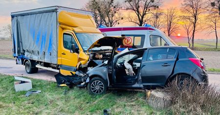 Pobórka Mała: Wypadek na DW190. Jedna osoba w szpitalu
