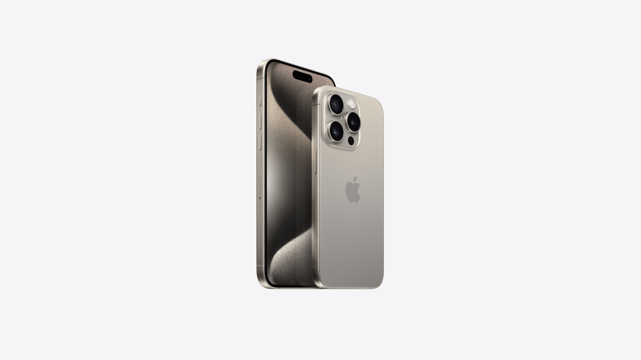 Wyspa z aparatami na plecakach iPhone'a 15 Pro oraz 15 Pro Max nie wystaje aż tak bardzo, jak myśleliśmy.