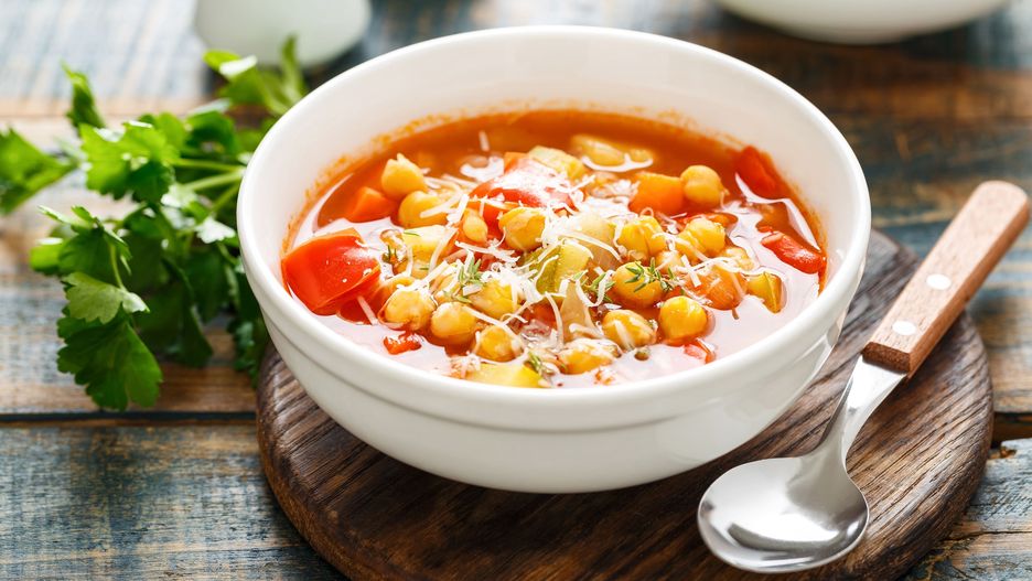 Minestrone z ciecierzycą