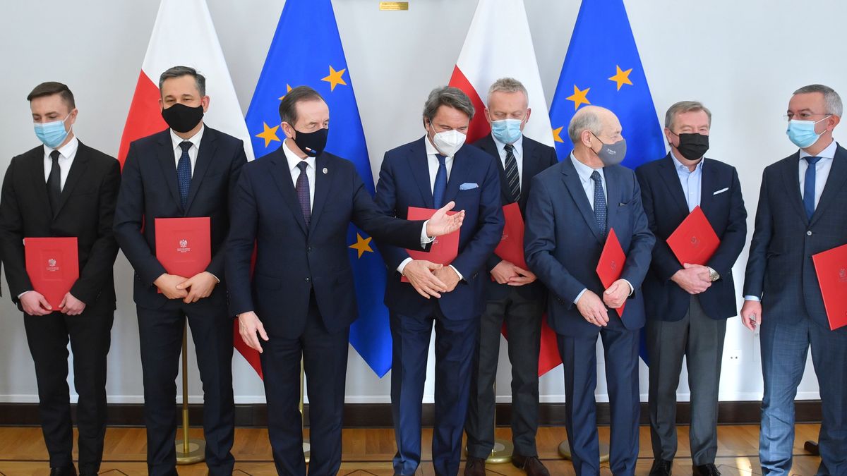 Rada Gospodarcza składa się z samych mężczyzn.