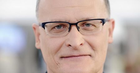W jakiej temperaturze i jak długo żyje koronawirus? Dr Paweł Grzesiowski odpowiada [WIDEO]