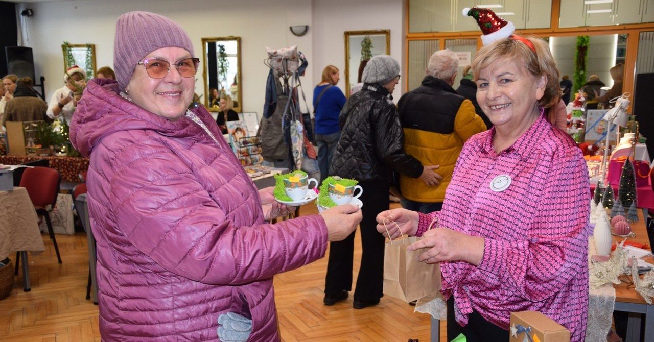Zduńska Wola: Świąteczne Targi Rękodzieła zachwyciły kupujących i oglądających