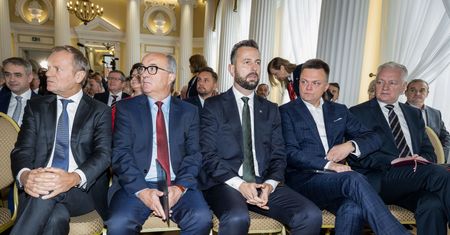 W takim szyku "osaczą" PiS? Posłanka mówi o planie