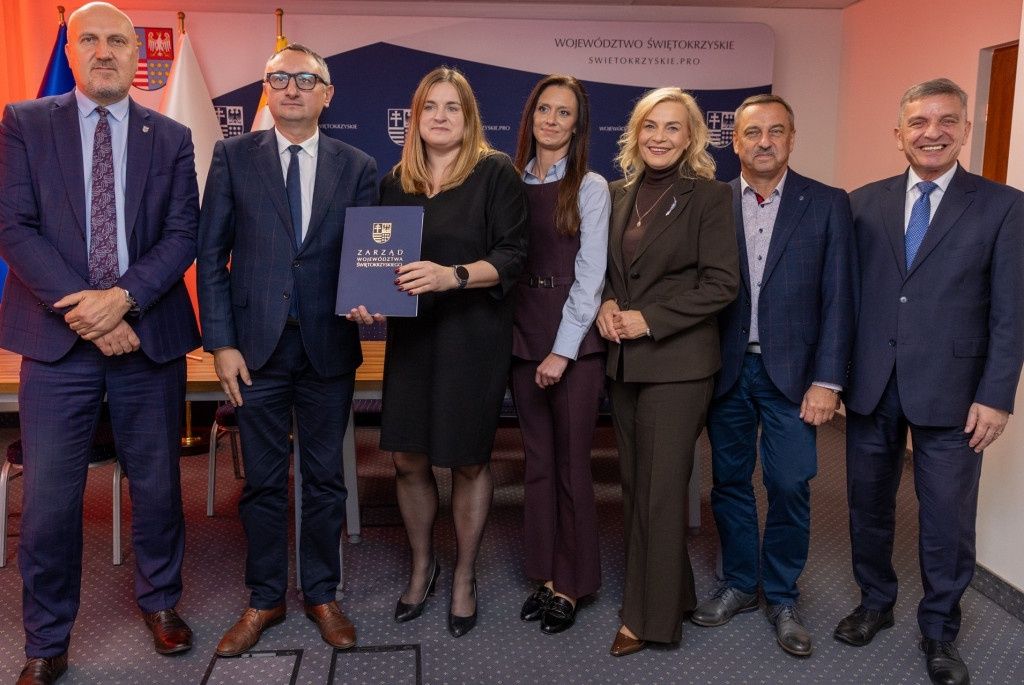 Mniejszy smog, niższe rachunki i piękniejsze miasta! Ponad 30 mln zł z funduszy europejskich trafi do 7 gmin w regionie