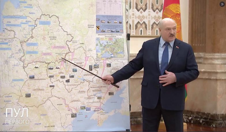 Łukaszenka pokazał mapę inwazji na Ukrainę. Zauważono niepokojącą rzecz