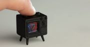 TinyTV 2 to ekstremalnie mały telewizorek. Ludzie tego chcą