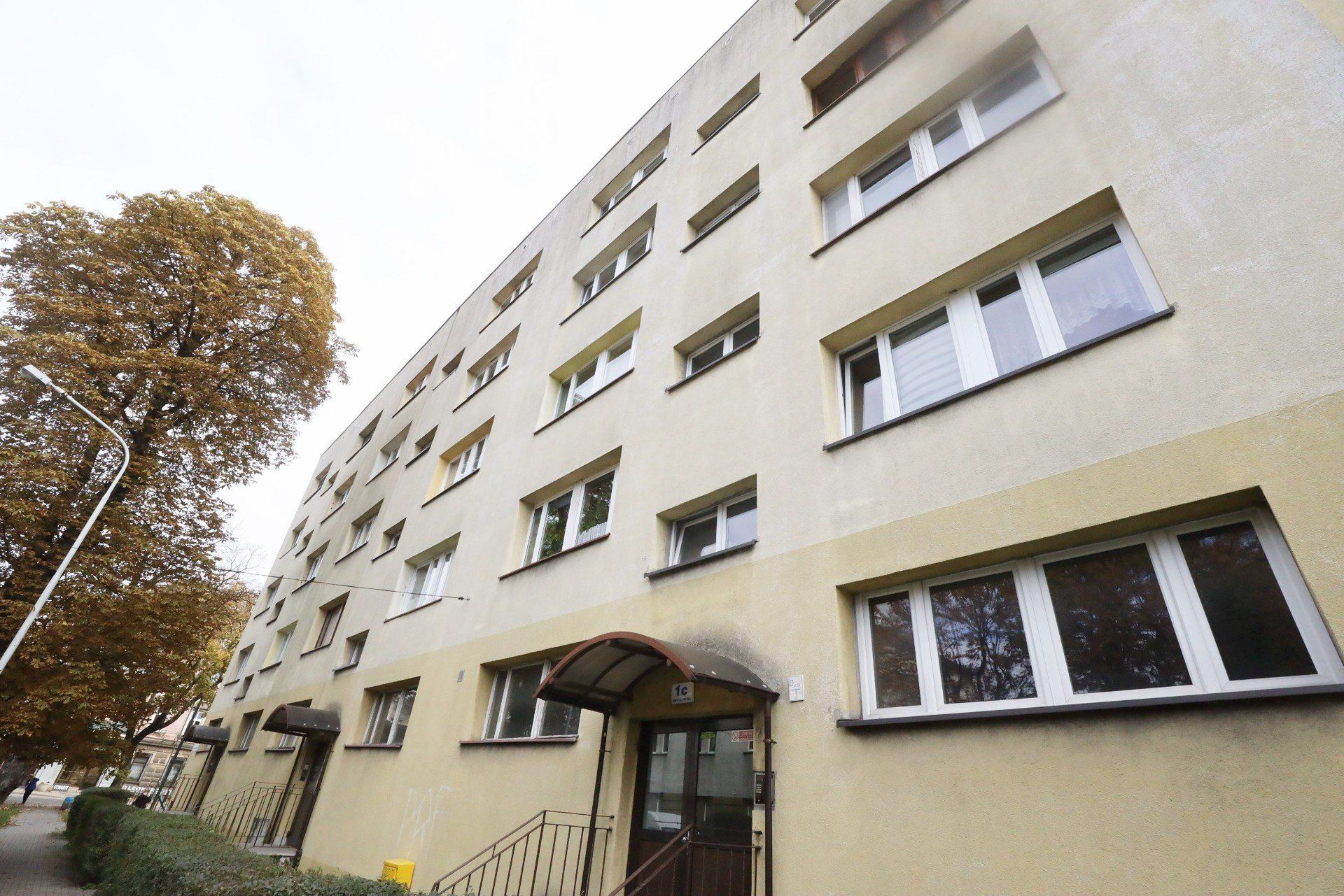 Dom Mirelli, która spędziła 27 lat zamknięta w mieszkaniu na tym osiedlu