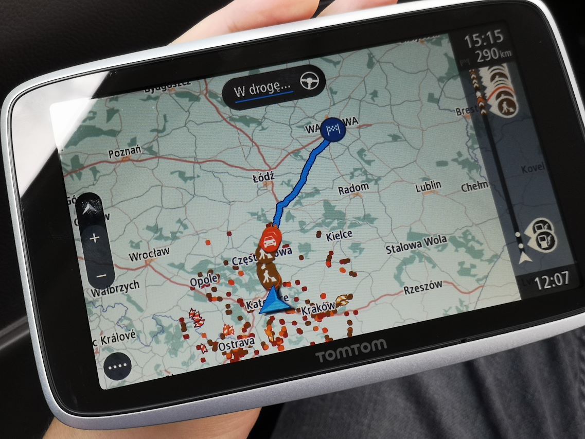 TomTom Go Premium – nawigacja GPS z darmową aktualizacją map.