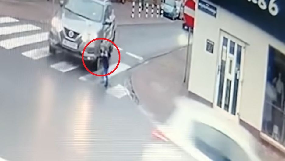 Samochód przejechał dwulatka. Wszystko się nagrało