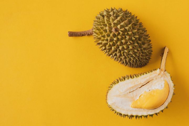 Durian to owoc, który według opinii Azjatów pachnie jak piekło, a smakuje jak niebo. Nie każdy jednak docenia jego walory: oryginalny smak i właściwości zdrowotne.