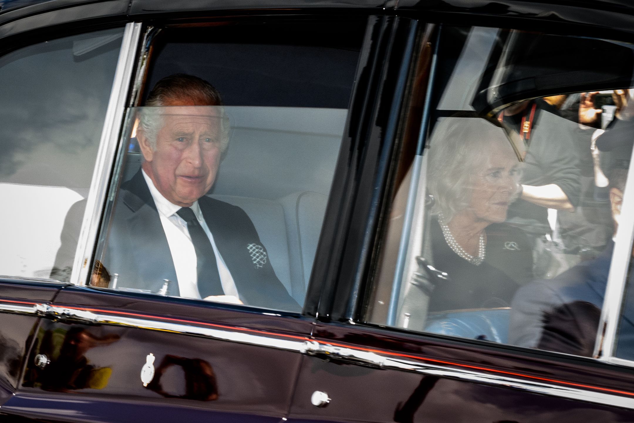 Król Karol III przybywa do Londynu
