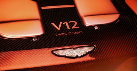 Aston Martin podjął decyzję dotyczącą silnika V12. Plan jest zaskakujący