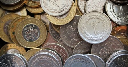 Dorabiałeś do wcześniejszej emerytury lub renty? Powiadom ZUS o przychodach