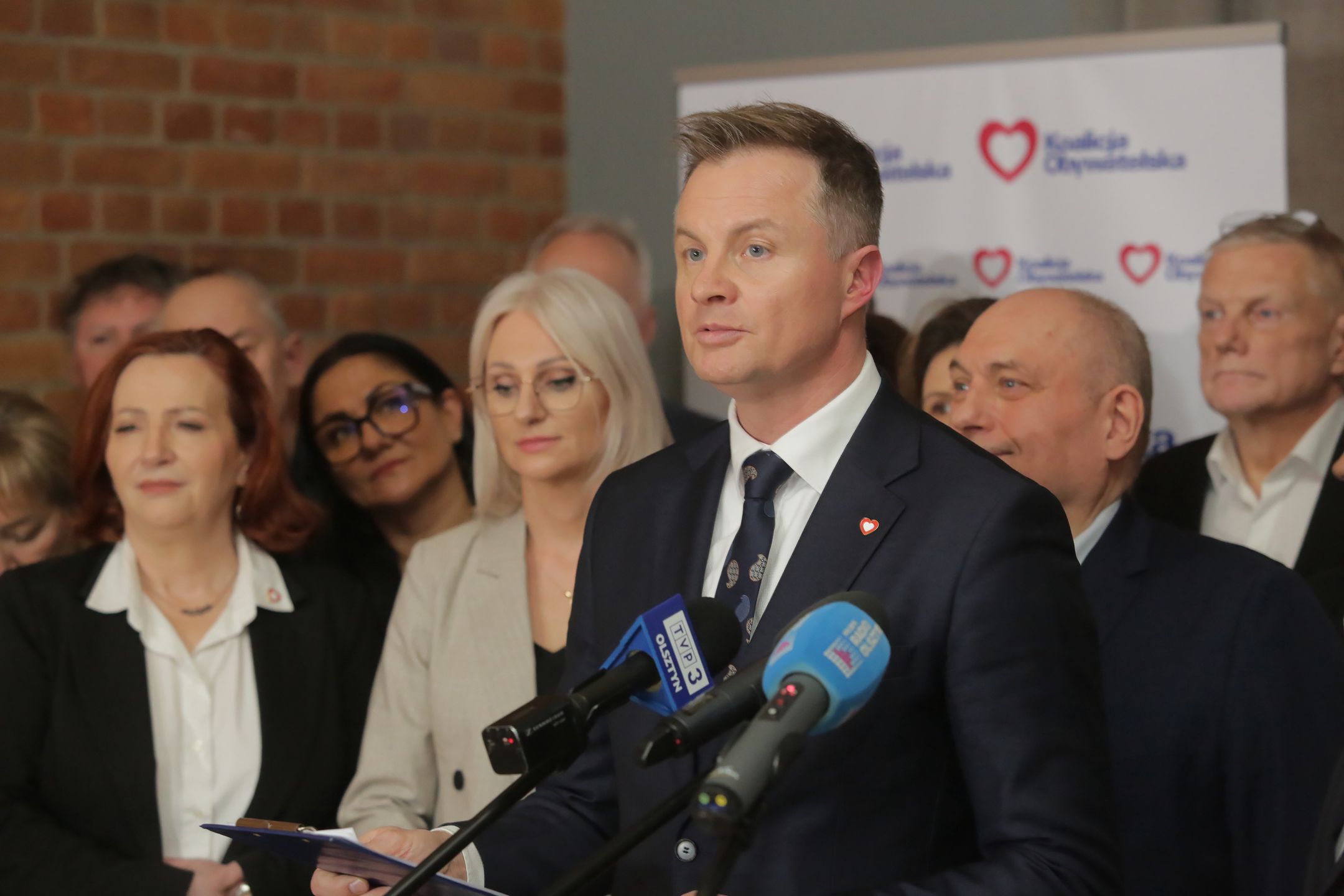 Marcin Kuchciński
Tomasz Waszczuk
kampania, konferencja, polityk, polityka, wybory samorz�dowe, kandydaci, kandydat, kandydat�w, kandydatura, lokalnie, lokalnych, prasowa, prezentacja, samorz�d, samorz�d�w, samorz�du, wyborcza, wybor�w samorz�dowych