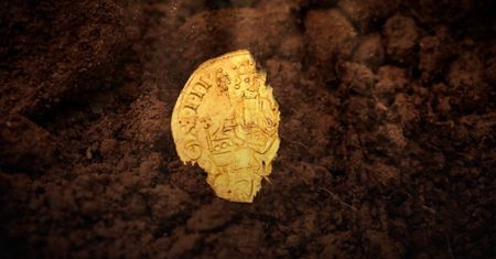 Złota moneta odkryta na polu w Anglii. Historyczny skarb sprzedany za fortunę