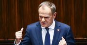 "Zarabiali tyle, ile kłamali". Tusk o pieniądzach w TVP