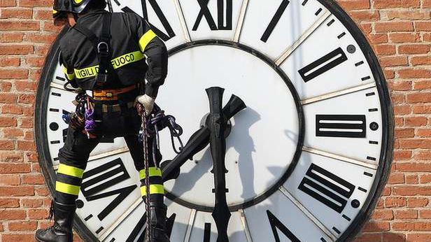 Zmiana czasu. Dlaczego dwa razy w roku przestawiamy zegarki? 1