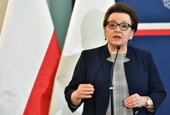 Afera PCK z kampanią Anny Zalewskiej w tle. Prokuratura omija temat finansowania?