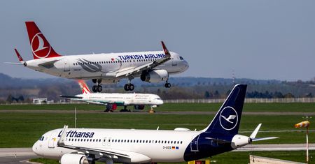 Dron nad lotniskiem w Pradze. Policja zatrzymała operatora