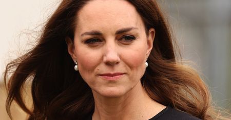 Wujek Kate rozpływa się nad księżną. Za to obraża Meghan