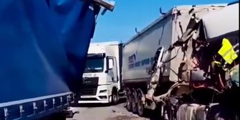 Wrocław: Paraliż autostrady A4 po groźnym zderzeniu ciężarówek