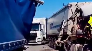Wrocław: Paraliż autostrady A4 po groźnym zderzeniu ciężarówek