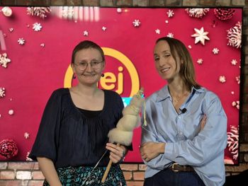 Poznań: Powrót do dawnych rzemiosł. Ruszają „Poznańskie Prządki”, a sztuka przędzenia wraca do łask