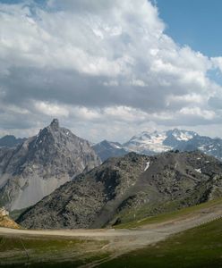 Katastrofa śmigłowca w Alpach. Zginęła jedna osoba