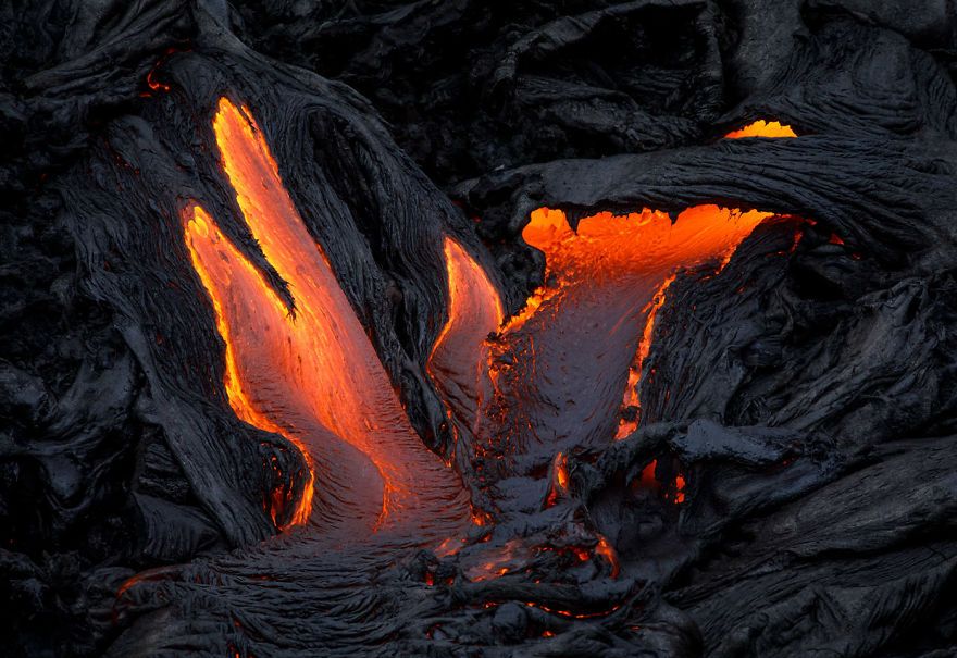 Świetne zdjęcia wulkanu robione z bardzo bliska.