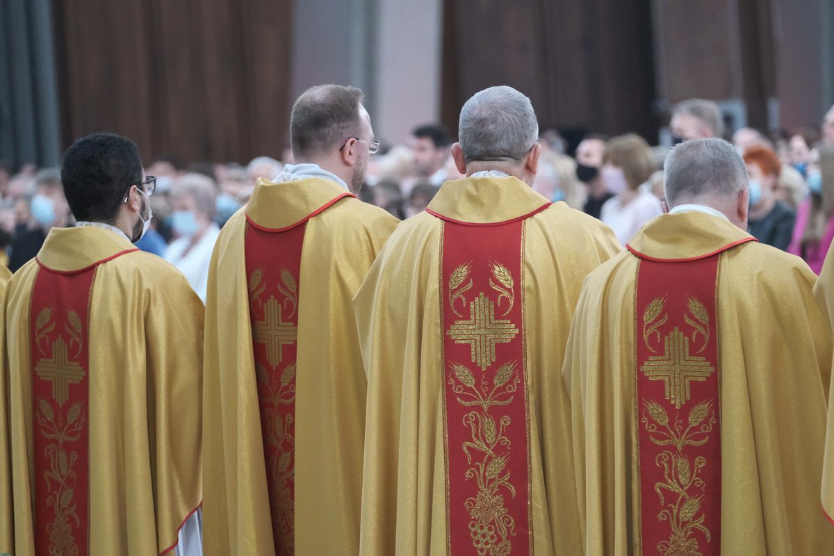 Niemiecki kardynał chce zniesienia celibatu 