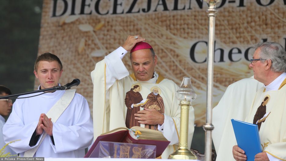 Do?ynki w Chechle
22.08.2021 CHECHLO DOZYNKI DIECEZJALNO - POWIATOWO - GMINNE DIECEZJA SOSNOWIECKA N/Z BISKUP GRZEGORZ KASZAK FOT. KARINA TROJOK / DZIENNIK ZACHODNI / POLSKA PRESS
