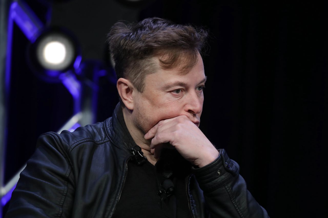 Elon Musk znowu zatrząsł rynkiem kryptowalut. Wszystko za sprawą szczeniaka