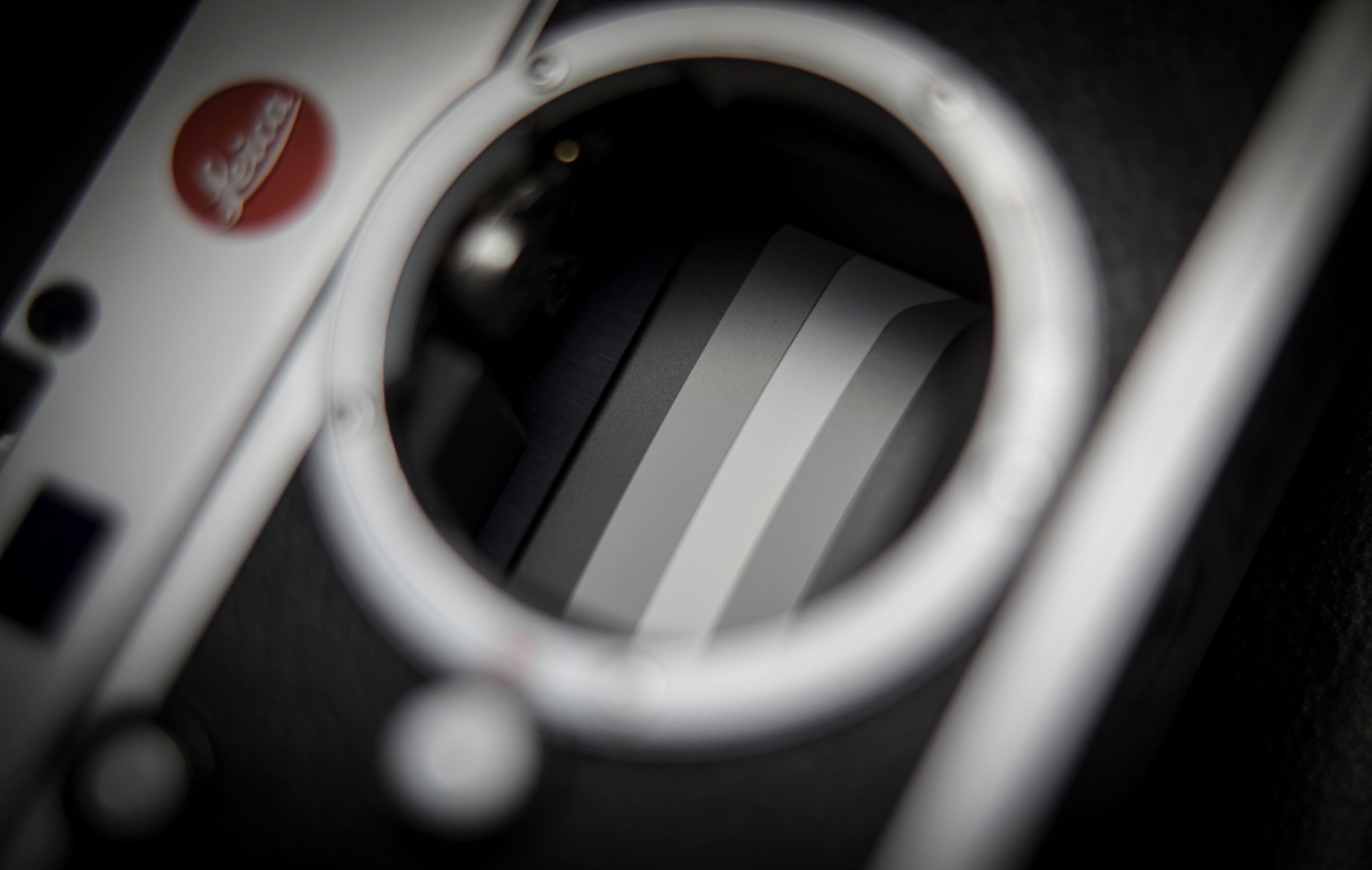 Leica M Typ 240 - klasyczne połączenie elegancji z nowoczesną technologią 11