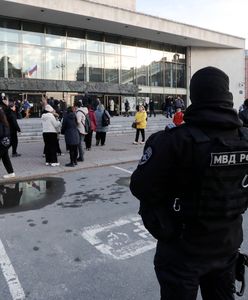 Dziennikarze w Rosji zatrzymani. Służby "wykręcały im palce"