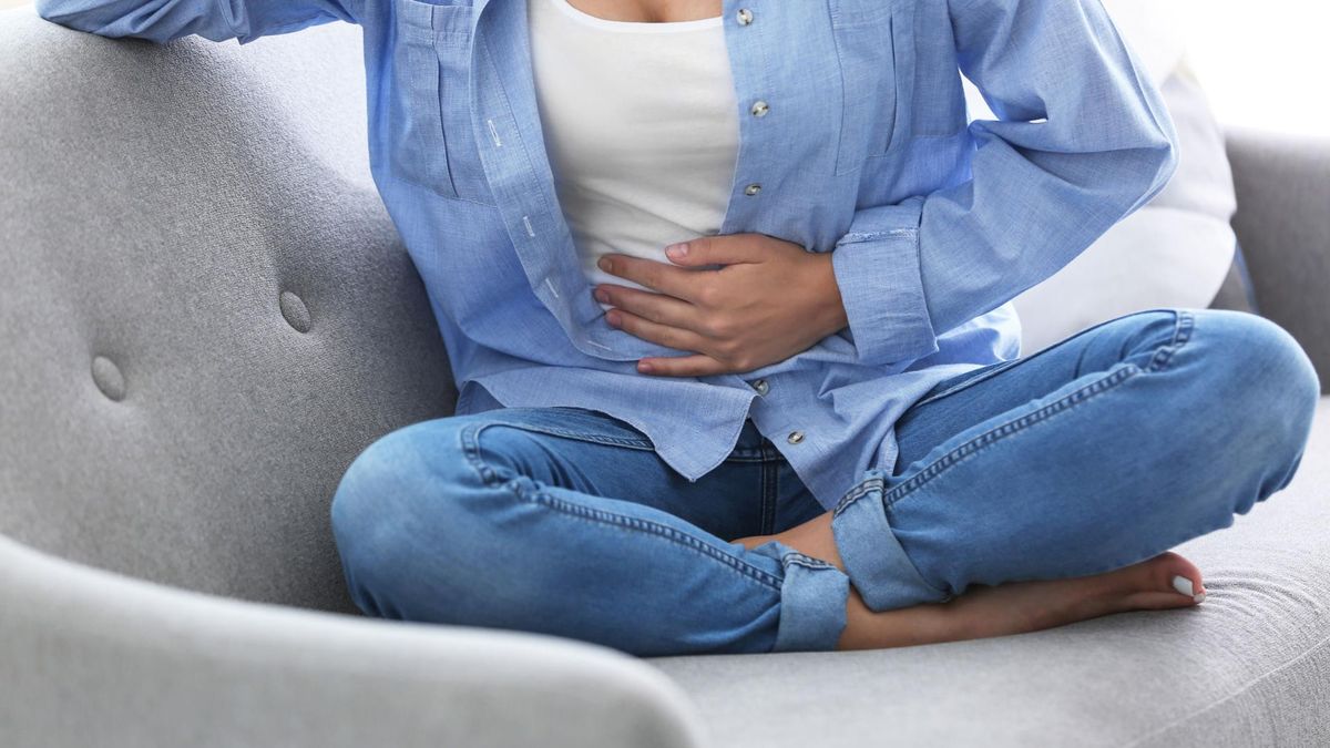 Zapalenie przydatków objawia się bólem podbrzusza