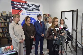 Wałbrzych: W IV Liceum Ogólnokształcącym ruszył Mobilny Punkt Konsultacyjny. Odwiedzi kolejne szkoły. Uczeń uzyska tam pomoc psychologa