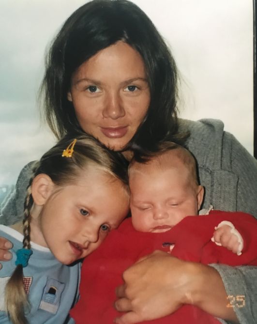 Kinga Rusin z córkami